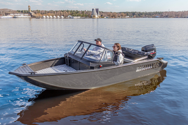 Лодка "Volzhanka 46 Fish" с доп.оборудованием