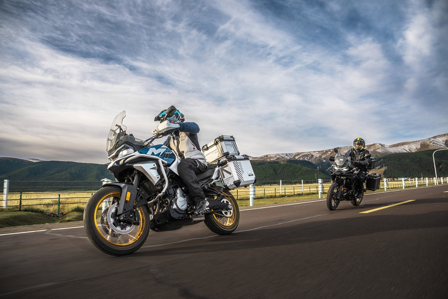 Новинка! Мотоцикл CFMOTO 700MT Advanced (ABS)